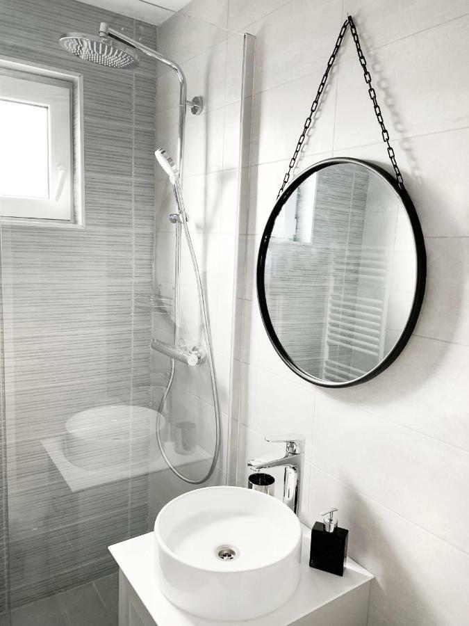 Mhc Quiet Deluxe Suite Near Downtown - Free Parking Брашов Екстер'єр фото